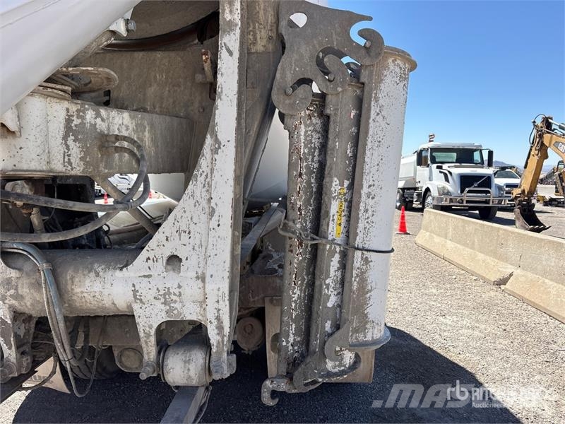 Kenworth W900 6x4 Mixer Truck Betonvedēji