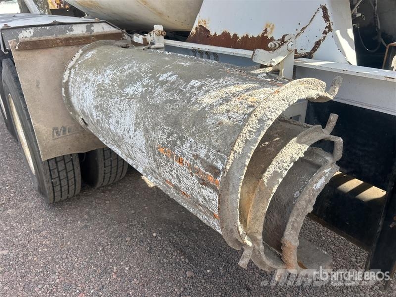 Kenworth W900 6x4 Mixer Truck Betonvedēji