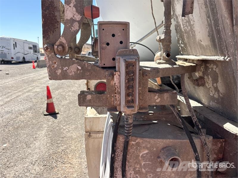 Kenworth W900 6x4 Mixer Truck Betonvedēji