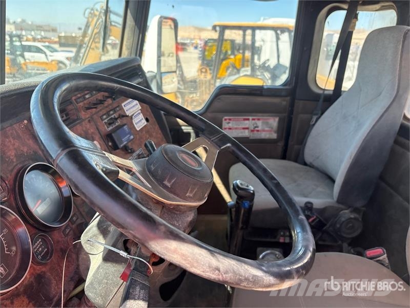 Kenworth W900 6x4 Mixer Truck Betonvedēji