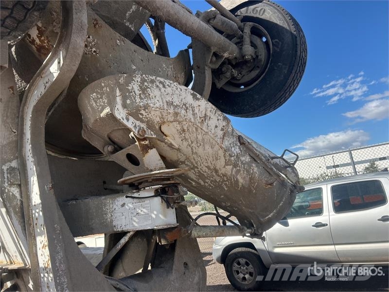 Kenworth W900 6x4 Mixer Truck Betonvedēji