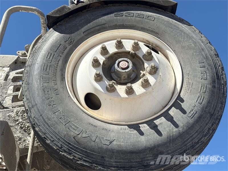 Kenworth W900 6x4 Mixer Truck Betonvedēji