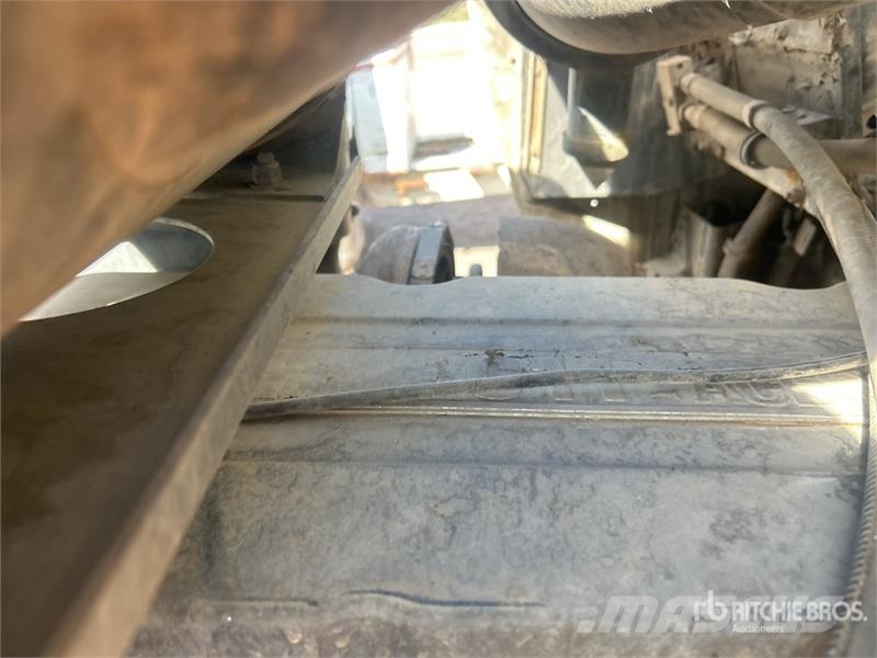 Kenworth W900 6x4 Mixer Truck Betonvedēji