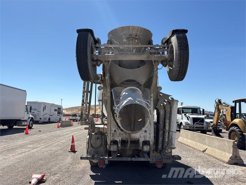 Kenworth W900 6x4 Mixer Truck Betonvedēji