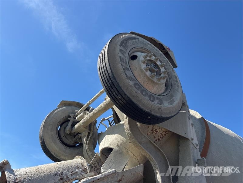 Kenworth W900 6x4 Mixer Truck (Inoperable) Kamioni mešalice za beton