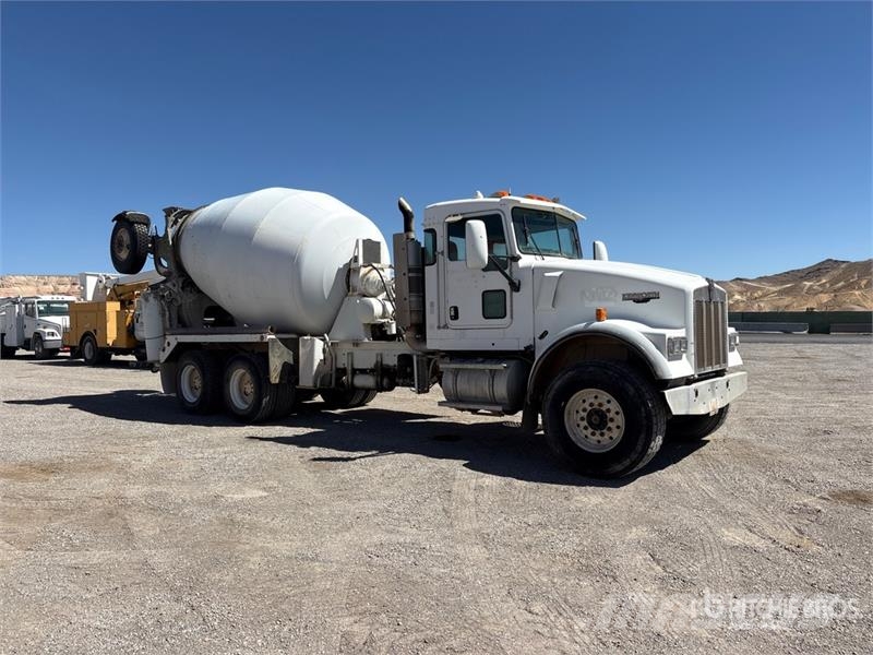 Kenworth W900 6x4 Mixer Truck Betonvedēji