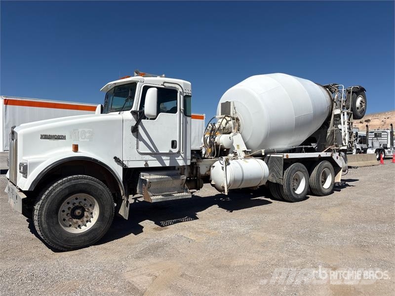 Kenworth W900 6x4 Mixer Truck Betonvedēji