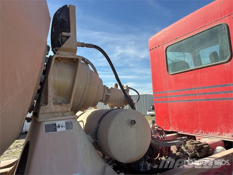 Kenworth W900 6x4 Mixer Truck (Inoperable) Kamioni mešalice za beton