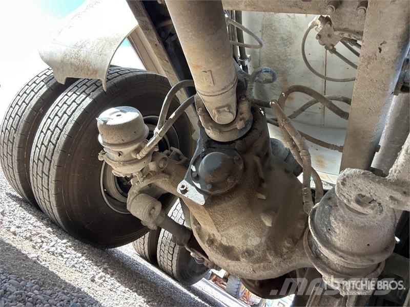 Kenworth W900 8x4 Mixer Truck Betonvedēji