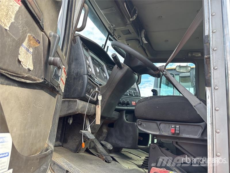 Kenworth W900 8x4 Mixer Truck (Inoperable) Concrete trucks
