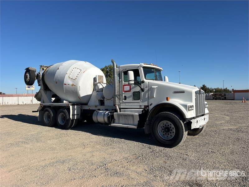 Kenworth W900 8x4 Mixer Truck ミキサー車