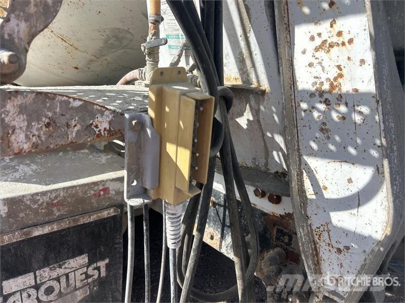 Kenworth W900 8x4 Mixer Truck Betonvedēji