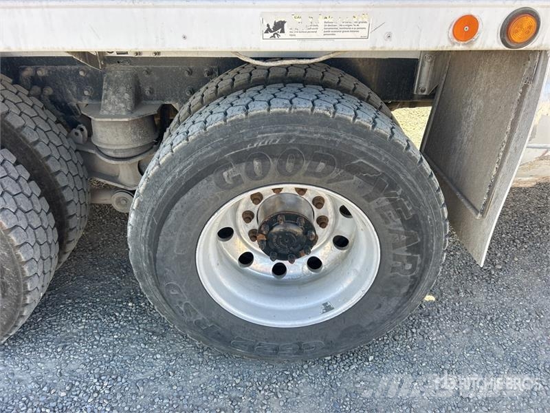 Kenworth W900 8x4 Mixer Truck Betonvedēji