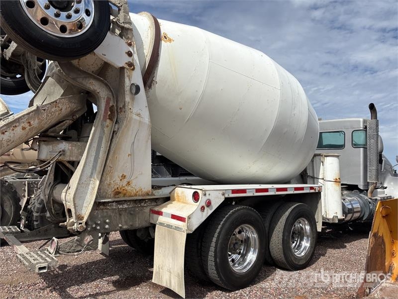 Kenworth W900 8x4 Mixer Truck (Inoperable) Concrete trucks