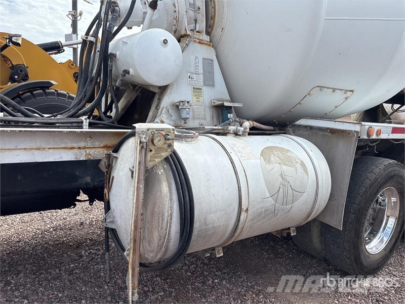 Kenworth W900 8x4 Mixer Truck (Inoperable) Concrete trucks