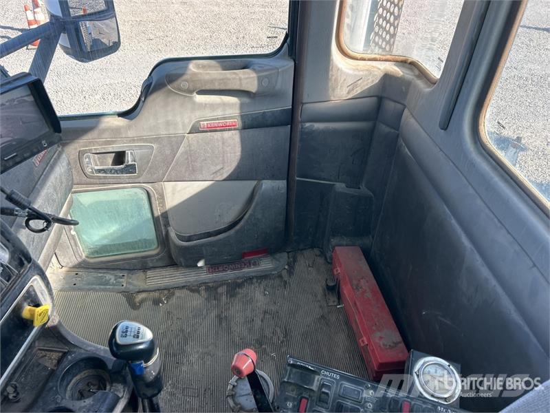 Kenworth W900 8x4 Mixer Truck ミキサー車