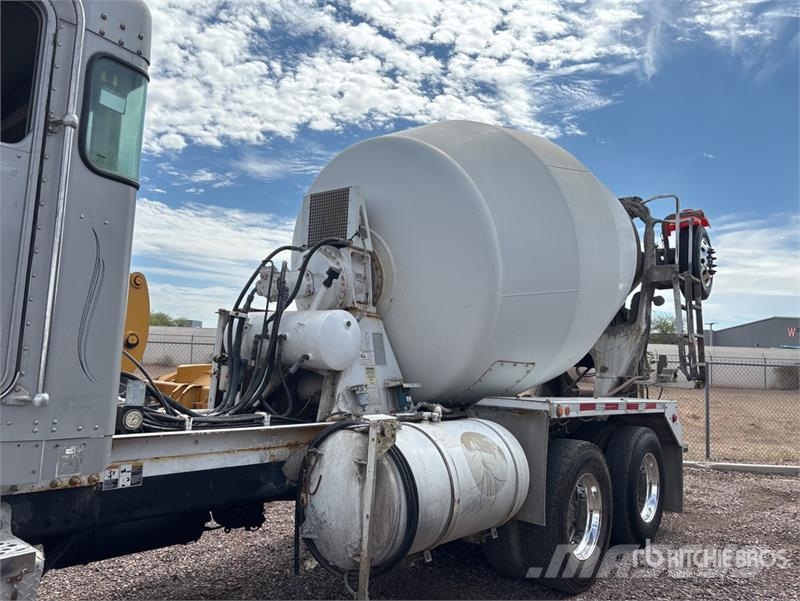 Kenworth W900 8x4 Mixer Truck (Inoperable) Concrete trucks