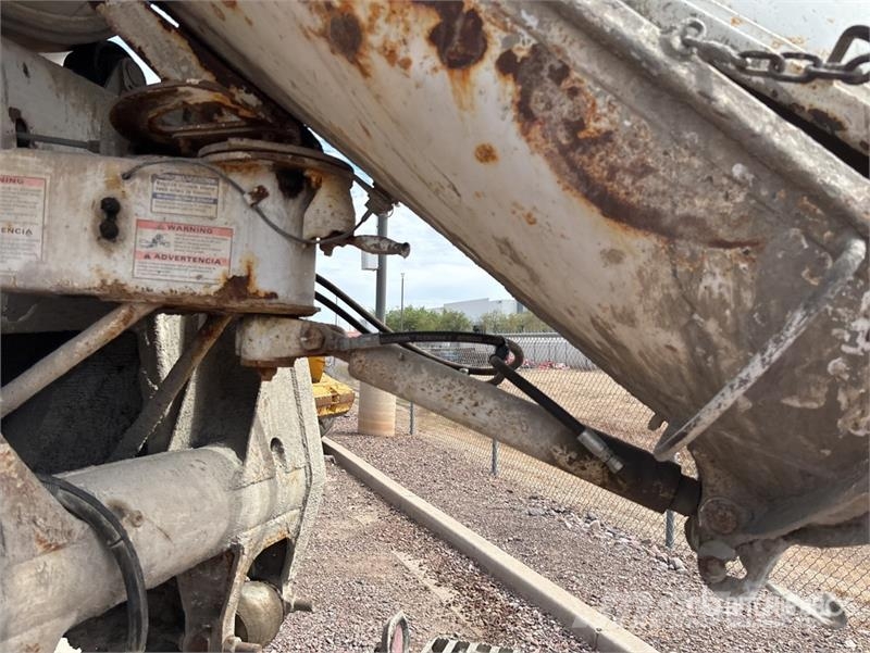 Kenworth W900 8x4 Mixer Truck (Inoperable) Concrete trucks