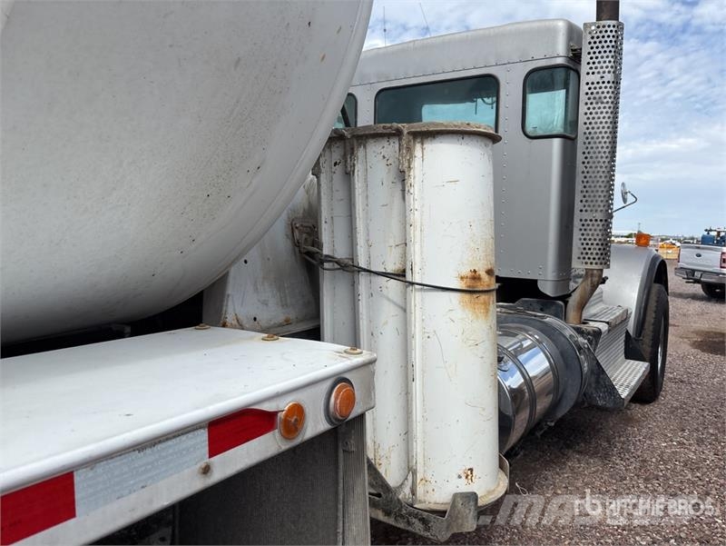 Kenworth W900 8x4 Mixer Truck (Inoperable) Concrete trucks