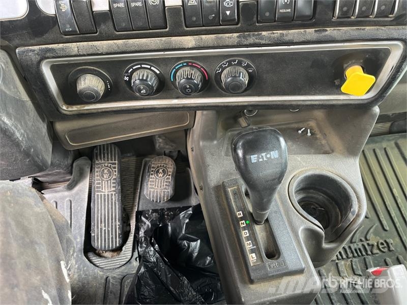 Kenworth W900 8x4 Mixer Truck 混凝土搅拌车