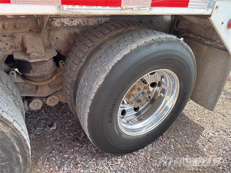Kenworth W900 8x4 Mixer Truck (Inoperable) Concrete trucks