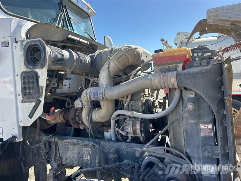Kenworth W900 8x4 Mixer Truck Betonvedēji
