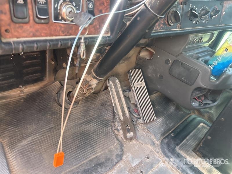 Kenworth W900 8x4 Mixer Truck Betonvedēji