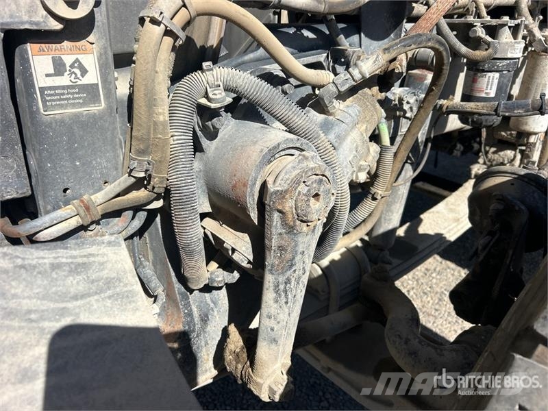 Kenworth W900 8x4 Mixer Truck Betonvedēji