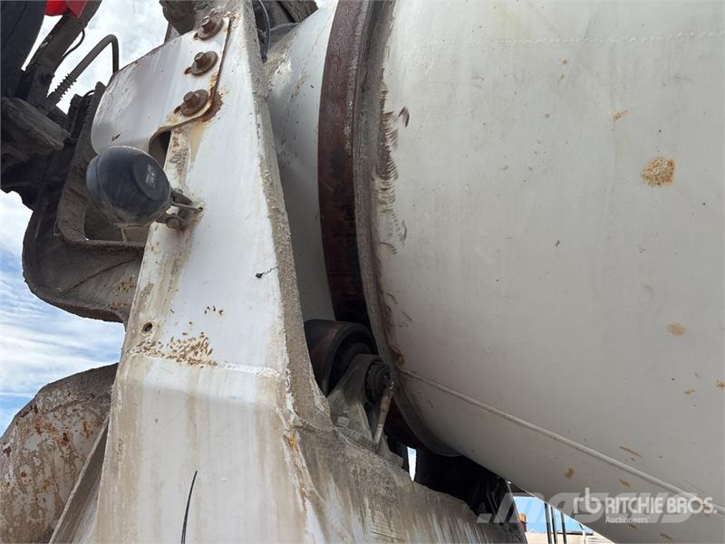 Kenworth W900 8x4 Mixer Truck (Inoperable) Concrete trucks