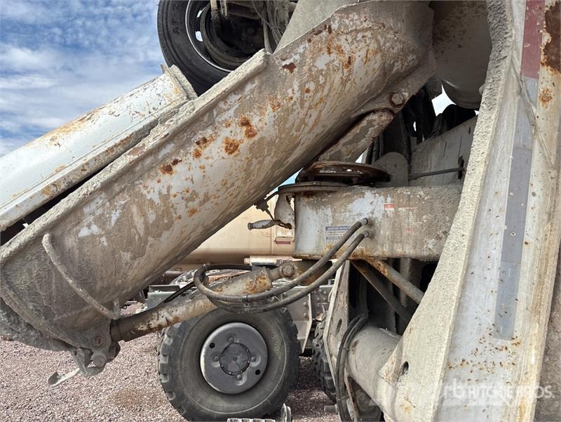 Kenworth W900 8x4 Mixer Truck (Inoperable) Concrete trucks