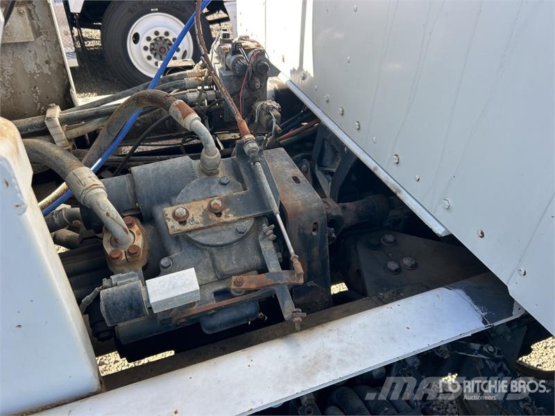 Kenworth W900 8x4 Mixer Truck ミキサー車