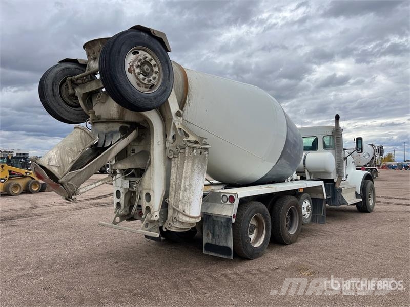 Kenworth W900 8x4 Mixer Truck 混凝土搅拌车