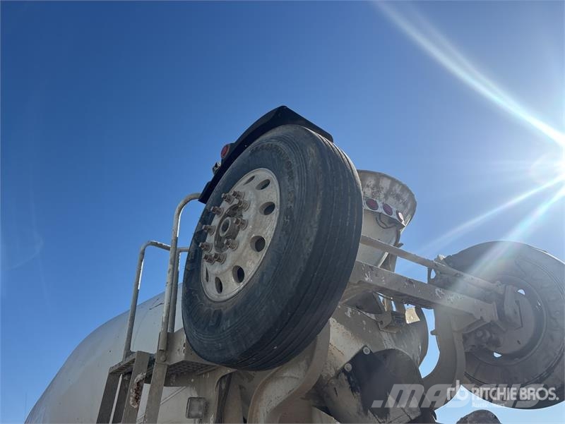 Kenworth W900 8x4 Mixer Truck Kamioni mešalice za beton