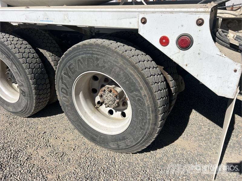 Kenworth W900 8x4 Mixer Truck Betonvedēji