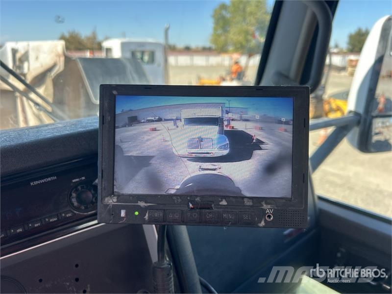 Kenworth W900 8x4 Mixer Truck Betonvedēji