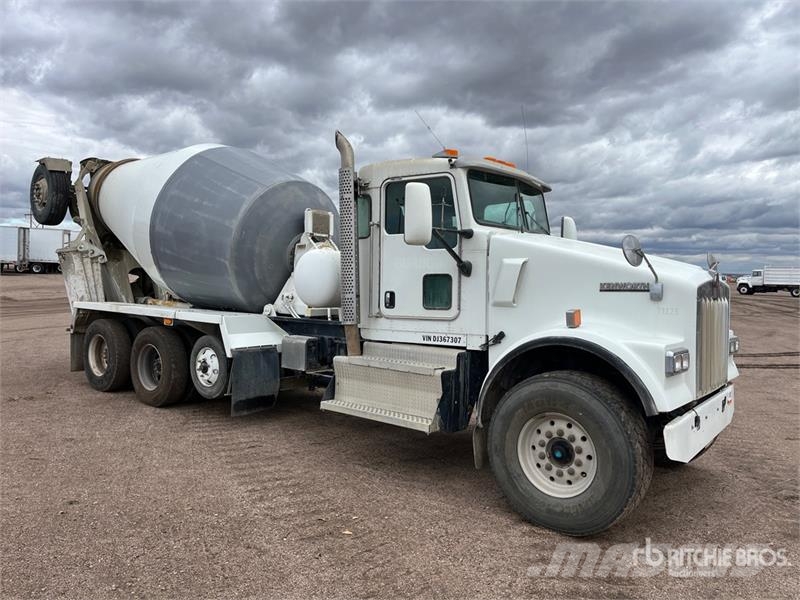Kenworth W900 8x4 Mixer Truck 混凝土搅拌车