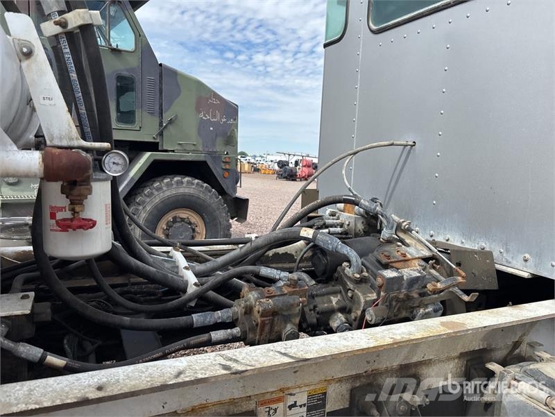 Kenworth W900 8x4 Mixer Truck (Inoperable) Concrete trucks