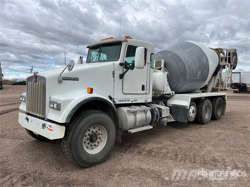 Kenworth W900 8x4 Mixer Truck 混凝土搅拌车