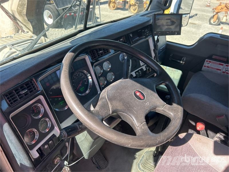 Kenworth W900 8x4 Mixer Truck Betonvedēji
