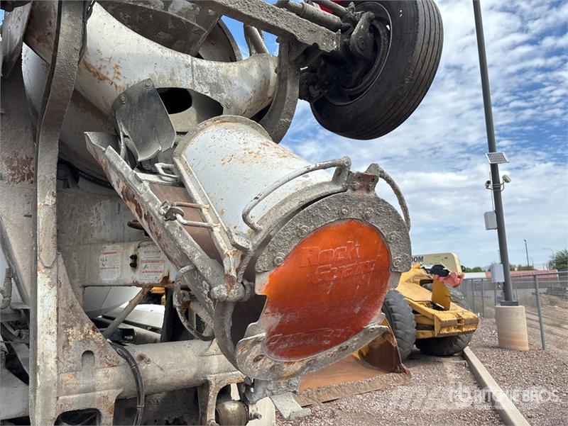 Kenworth W900 8x4 Mixer Truck (Inoperable) Concrete trucks