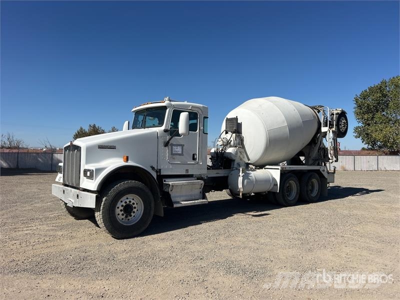 Kenworth W900 8x4 Mixer Truck Betonvedēji