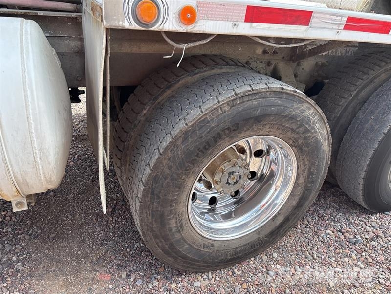 Kenworth W900 8x4 Mixer Truck (Inoperable) Concrete trucks