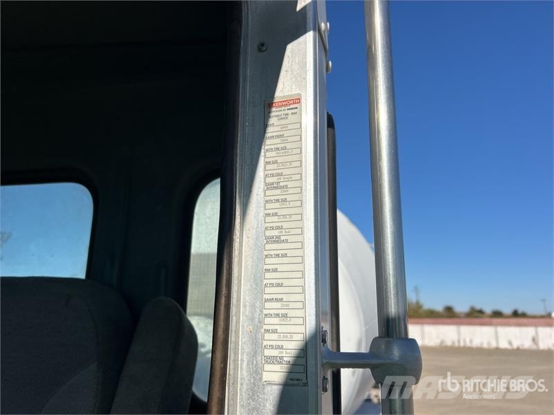 Kenworth W900 8x4 Mixer Truck ミキサー車