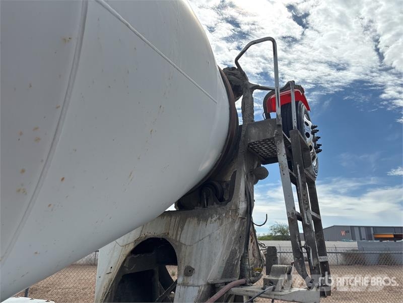 Kenworth W900 8x4 Mixer Truck (Inoperable) Concrete trucks