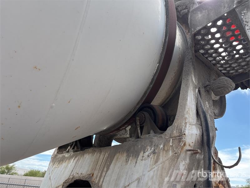 Kenworth W900 8x4 Mixer Truck (Inoperable) Concrete trucks