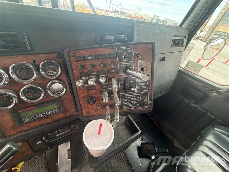 Kenworth W900B Влекачи