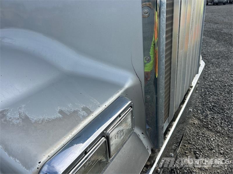 Kenworth W900B Vilcēji