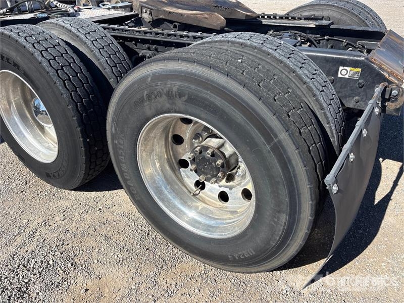 Kenworth W900L Tractor Units