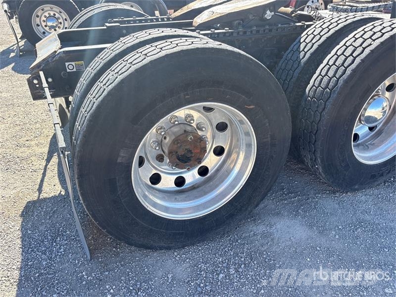 Kenworth W900L Tractor Units