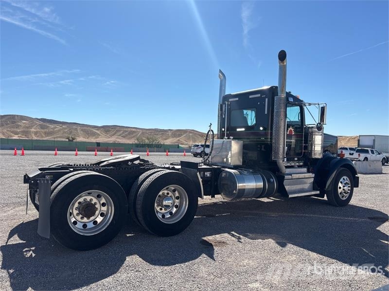 Kenworth W900L Tractor Units